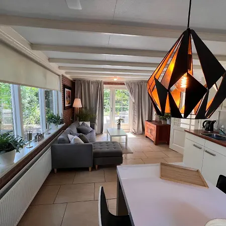 Free Standing Vacation House Garden, Private Jacuzzi, Veluwe Woods Lägenhet Voorthuizen