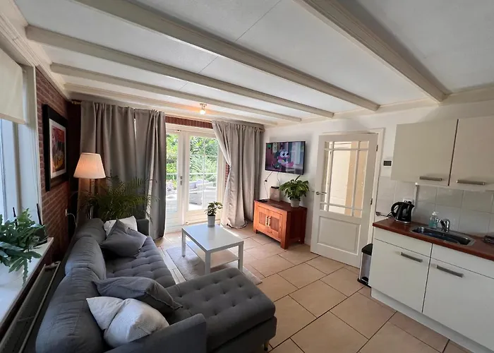 Free Standing Vacation House Garden, Private Jacuzzi, Veluwe Woods Apartment *