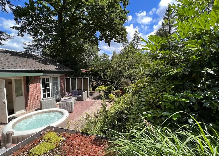 Free Standing Vacation House Garden, Private Jacuzzi, Veluwe Woods * Voorthuizen