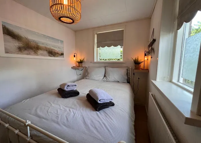 Free Standing Vacation House Garden, Private Jacuzzi, Veluwe Woods