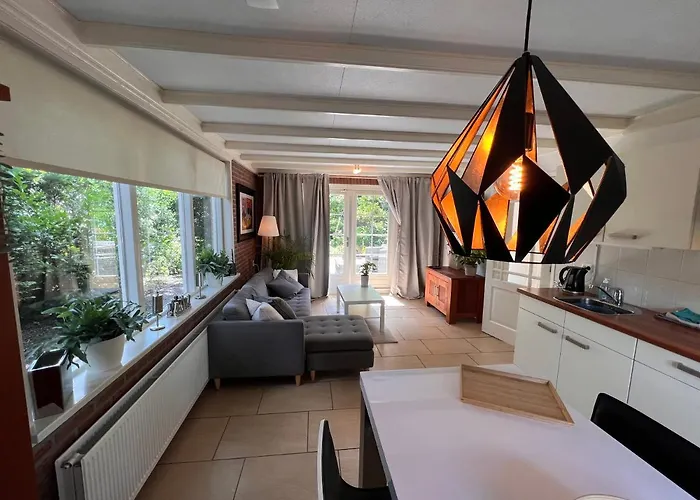 Free Standing Vacation House Garden, Private Jacuzzi, Veluwe Woods Apartment Voorthuizen