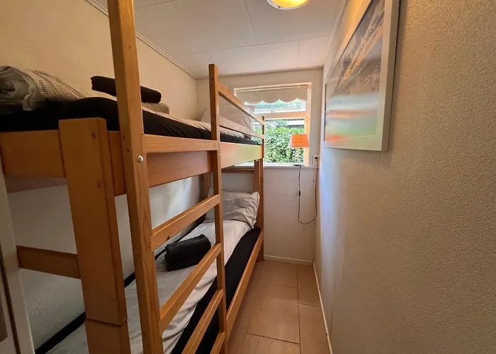 Free Standing Vacation House Garden, Private Jacuzzi, Veluwe Woods Apartment Voorthuizen