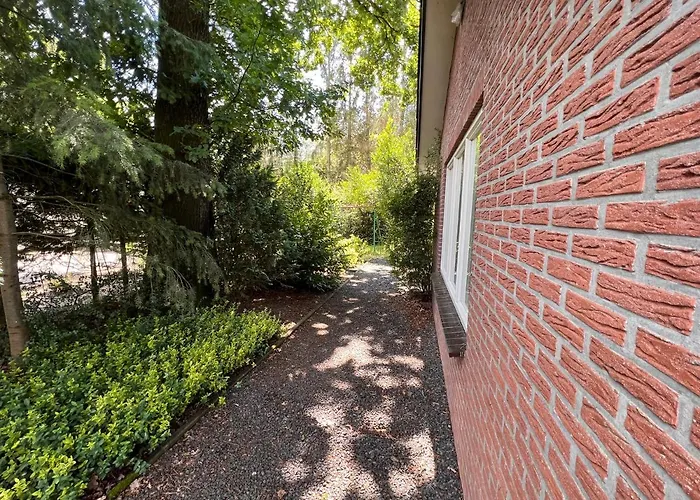 Apartment Free Standing Vacation House Garden, Private Jacuzzi, Veluwe Woods Voorthuizen